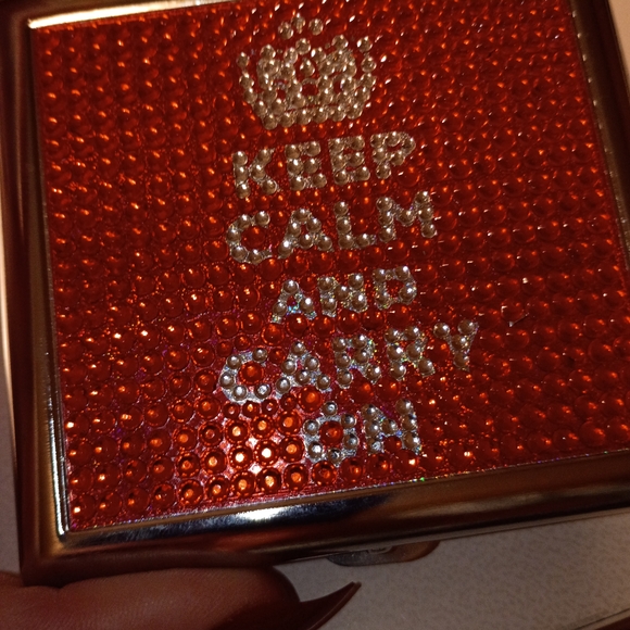 Red Crystal Compact Case - Picture 4 of 5